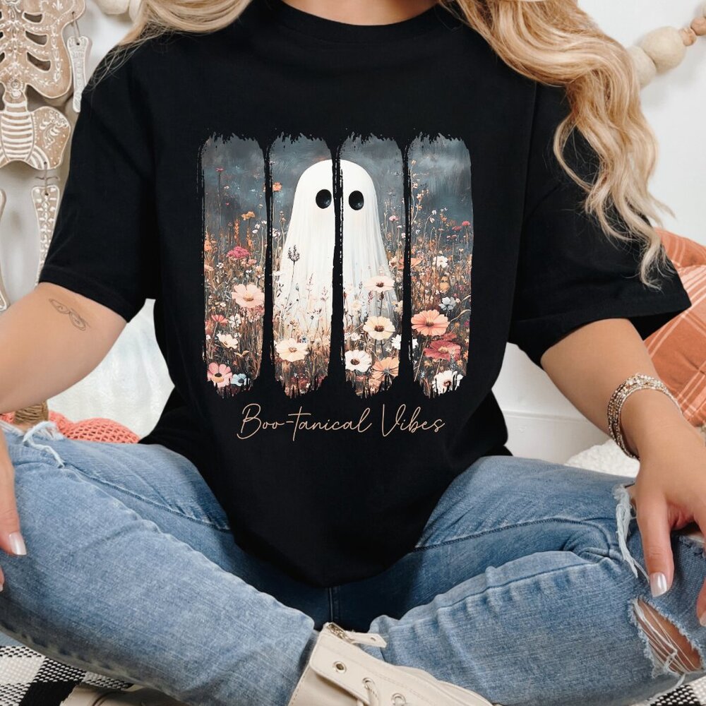 BOO-TANICAL VIBES T-SHIRT